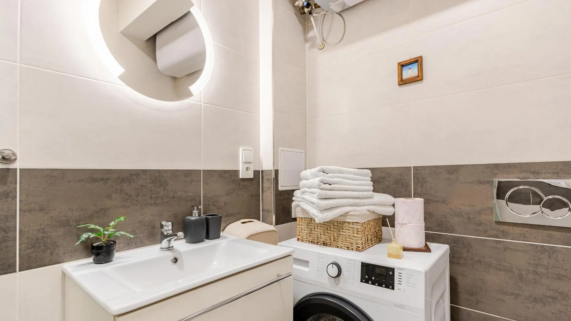 Charm Apartment Deco Near Old Town, All-Friendly Prague Czech Republic