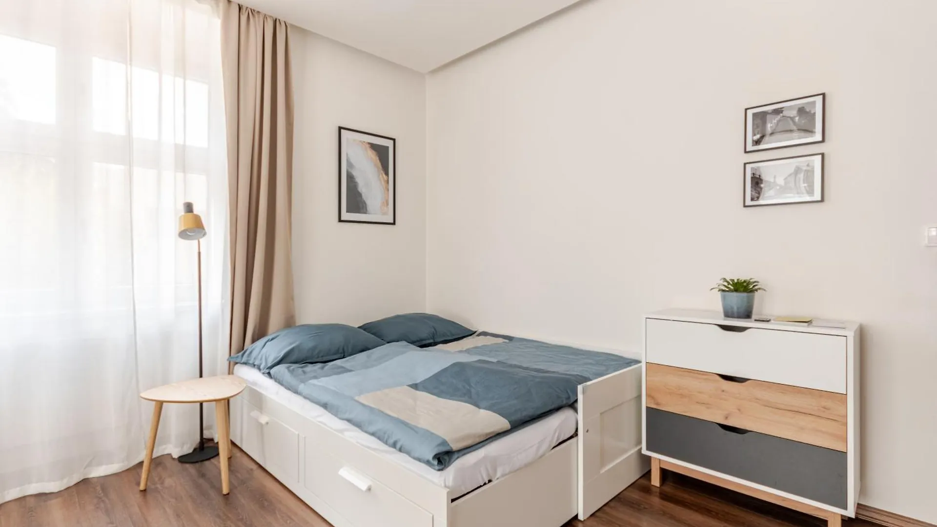 Charm Apartment Deco Near Old Town, All-Friendly Prague
